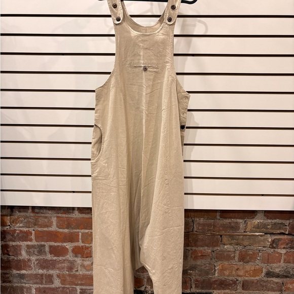 Mustard Yellow Buttoned Jumpsuit - Picture 6 of 8